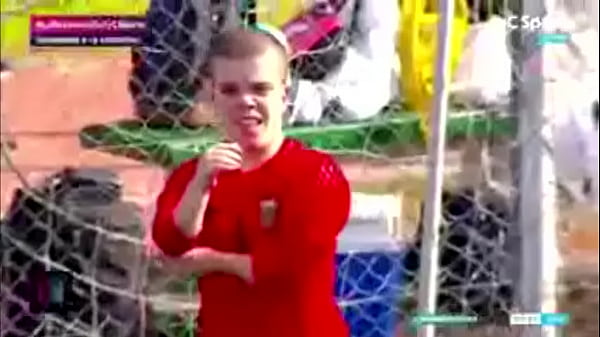 Dwarfs fuck old men in a field ()