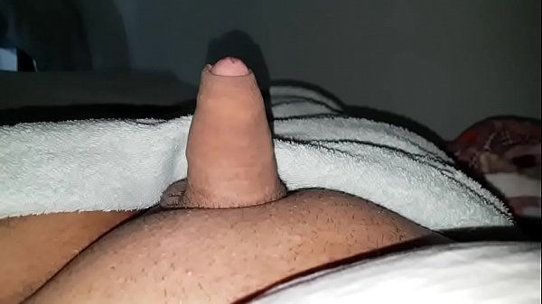Download Video - Novinho Lisinho Grosso Mole Ficando Duro