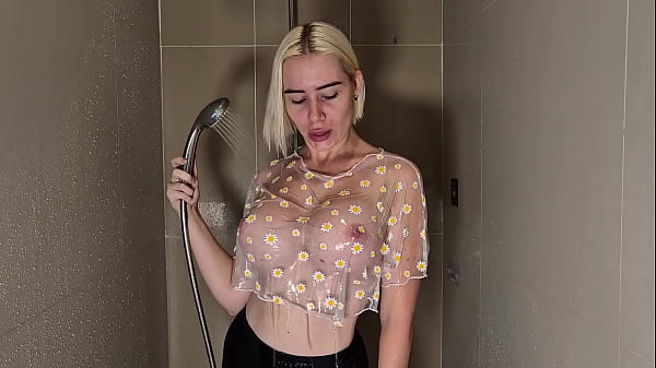 Download Video - Beauty with huge tits in the shower&period; Transparent top coat dry wet test&period;