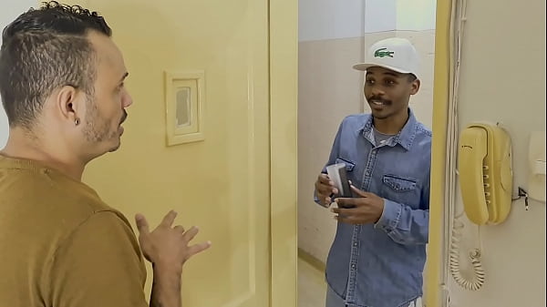 'Você gostaria de entrar e tomar uma xícara de ...