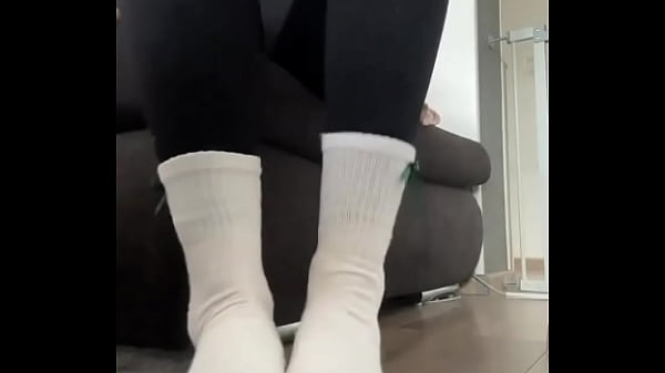 Good Morning again with my sports socks :)#sportssocks #feet #feetworld #fetisch #fetisch creato ...