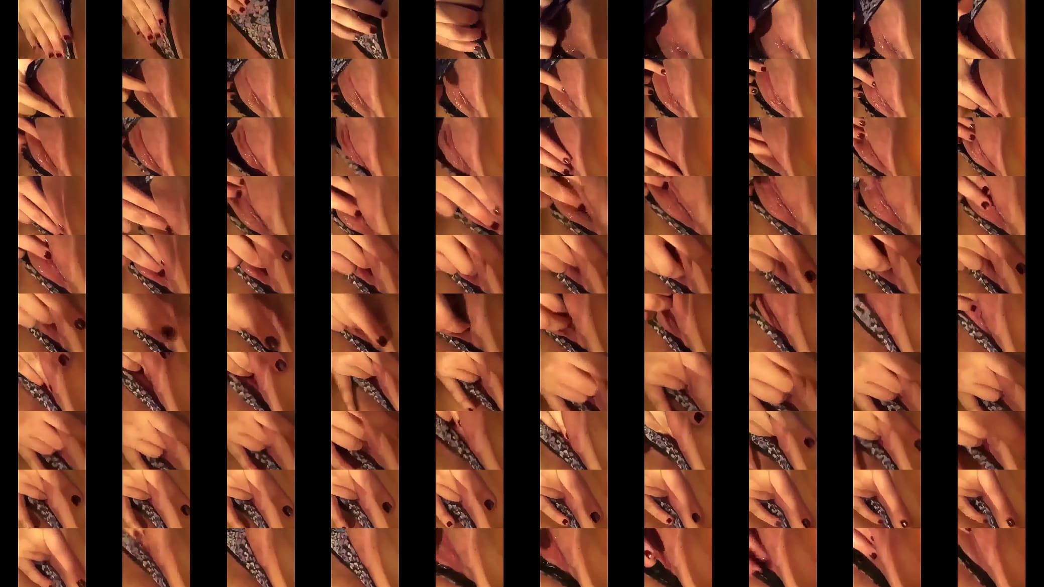 Se mete los dedos en su vagina 预览图