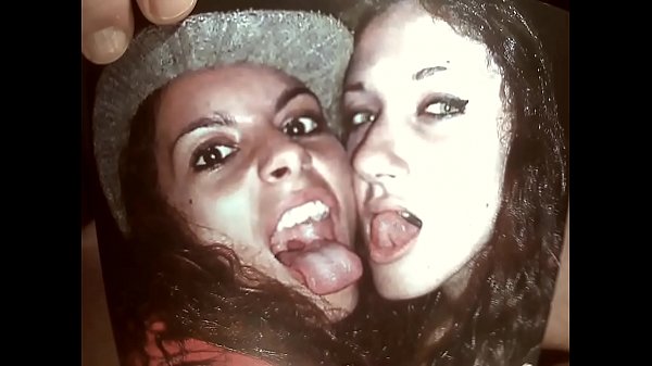Download Video - zwei geilen Girls auf die Zungen und in den Mund gespritzt by Kater xxx