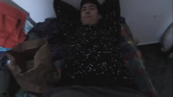 Puta caliente lo disfruta en orgia