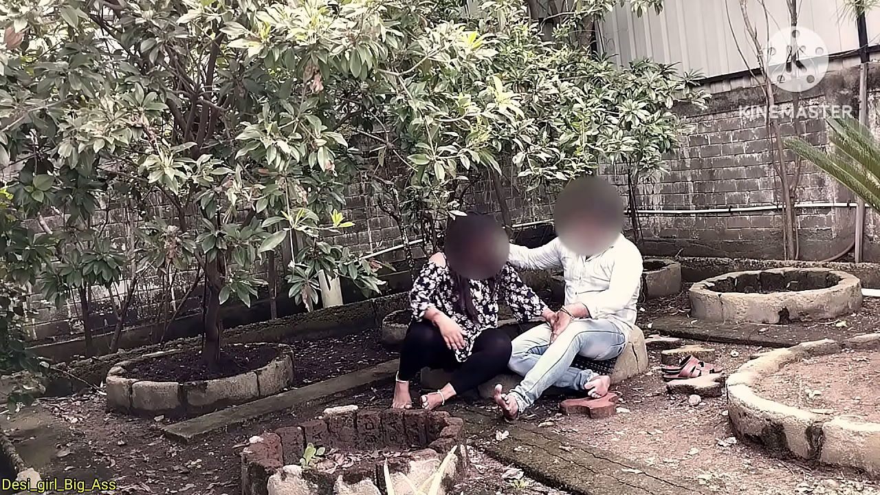 Padosan bhabhi ke saath Jangal mein mangal