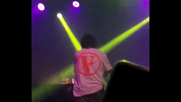 LYRIC FODENDO O CU DE BOA