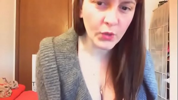 Download Video - Un orgasmo bagnato e tanta urina per innaffiare tutta la tua faccia sei pronto&quest;