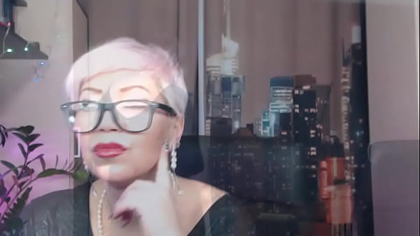 Charming mature russian bitch invites everyone to her live shows