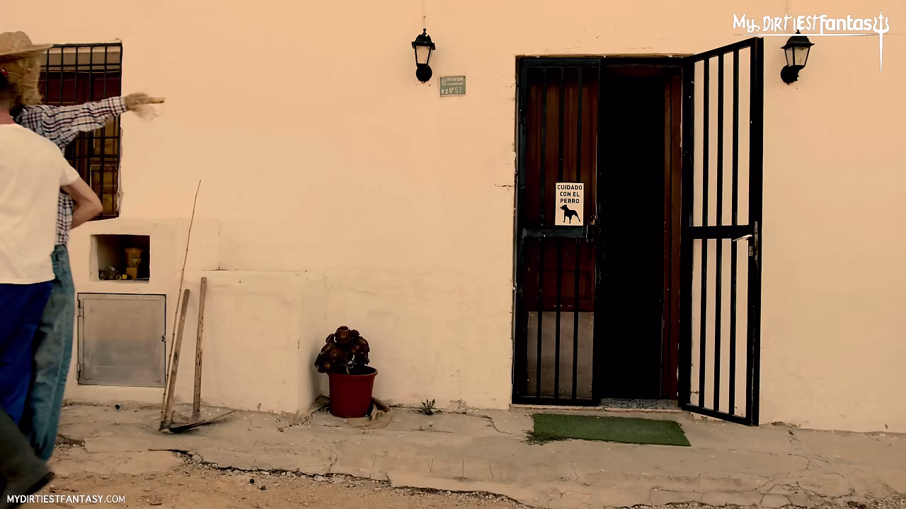 Sexo con el Espantapájaros: La fantasía prohibida del joven granjero
                    outdoor fetish fantasy roleplay farm twinks kink transformation scarecrow countryside supernatural forbidden fantasy mysterious guy rural fantasy young adult farmer muchos negros