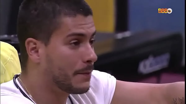Arthur eating Larissa's ass at the bbb