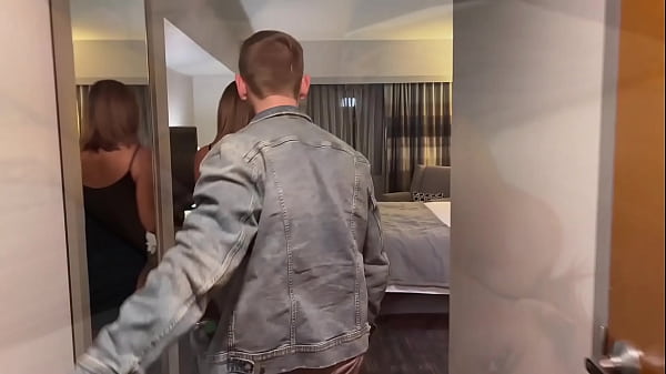 Download Video - Mommy's Night Out&excl; Squirting MILF Gets Pussy Pounded by Jock Stud - Leah Layz&comma; Steve Rickz