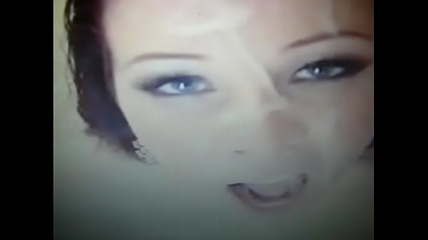Download Video - Gianna Michaels takes a big load from a fan