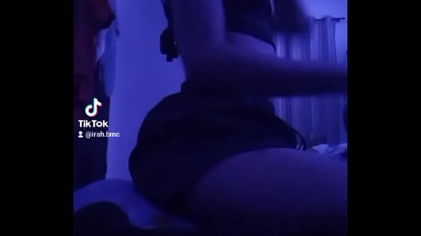 cavalgando pra postar no tiktok