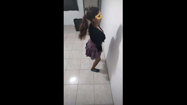 El departamento endemoniado estaba haciendo un video porno y despues de verlo me di cuenta que aparecio una mano por debajo de la cama esto es macabro