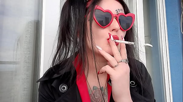 Sexy smoking fetish from Dominatrix Nika.