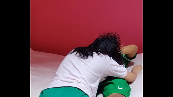 18-YEAR-OLD VIRGIN GETS FUCKED BY HER CLASSMATE. THEY ARE LEFT ALONE AT HOME. REAL HOMEMADE PORN. SCHOOL UNIFORM.