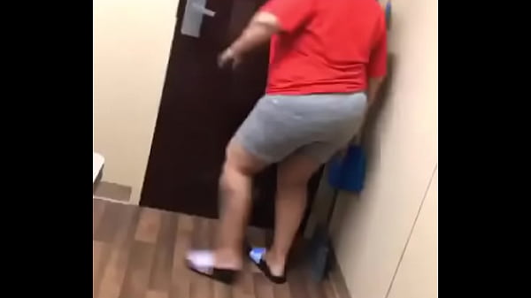  Dancing Lightskin Booty Shake