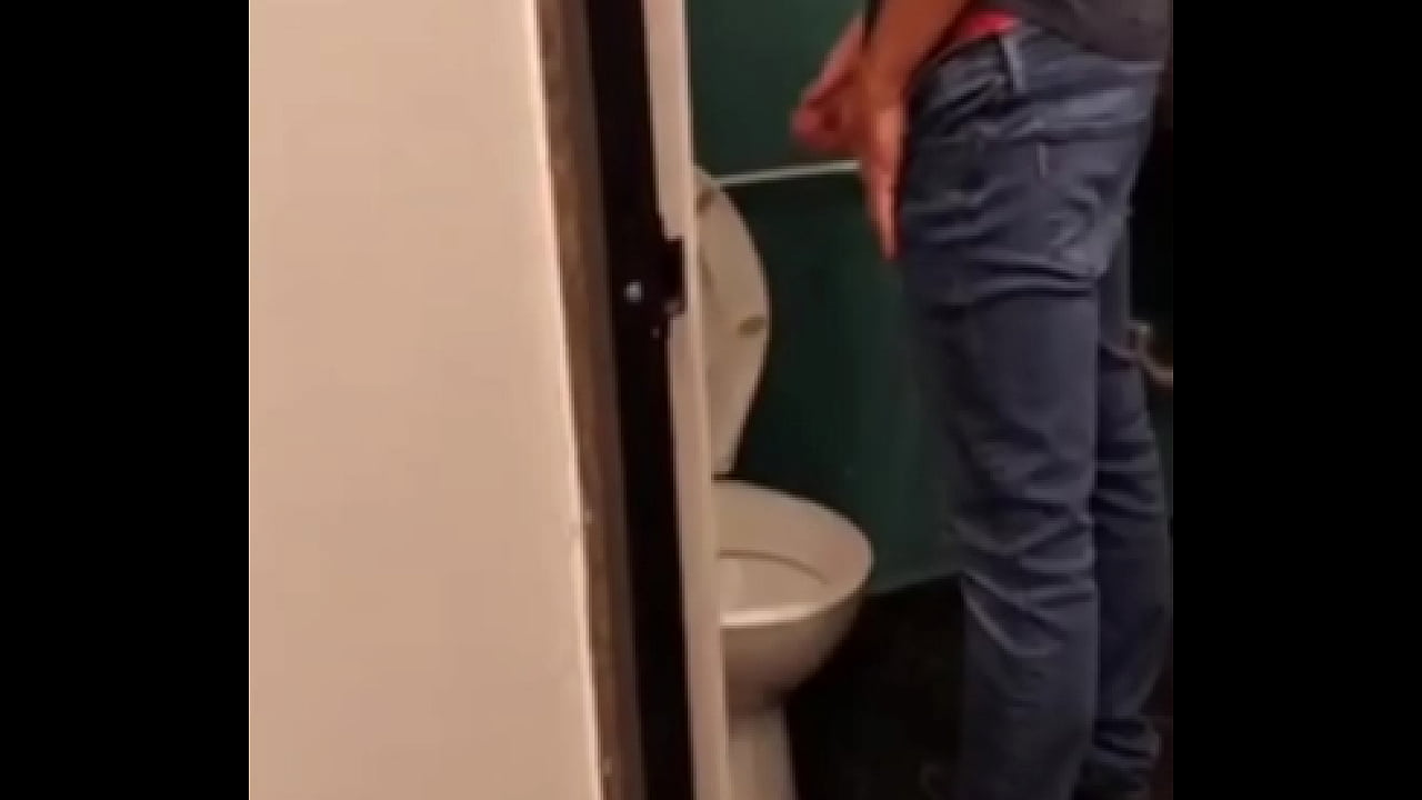 COGÍ A UN GRINGO EN EL BAÑO DEL CINE. TORA CABEÇUDA Y LÁCTEO. LOS MEJORES BAÑOS ESTÁN EN ROJO Y SUSCRIPCIÓN
                    cumshot cum hardcore sucking cock fuck public oral puta muchos negros