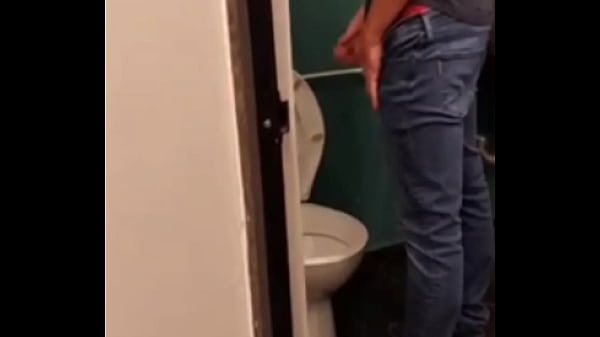 PEGUEI UM GRINGO NO BANHEIRO DO CINEMA. TORA C...