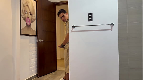 Busty MILF Stepsister Seduced in the Bathtub and Fucked Until She Squirts Hard &ndash; Danyel Mast & Marianasandoval