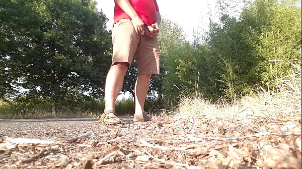 Download Video - Pissing on the road
