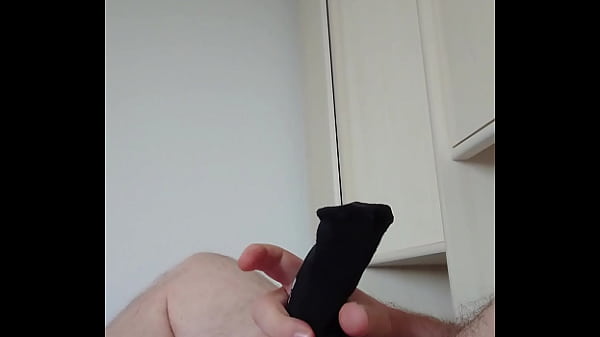 Socken wichsen ist Geil.. Besonders wenn die Socke noch feucht ist.. Einige sind...