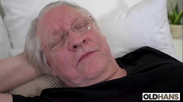 It’s time to Fuck, Grandpa! Isabella Both fucks OldHans
