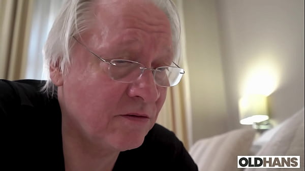It’s time to Fuck, Grandpa! Isabella Both fucks OldHans