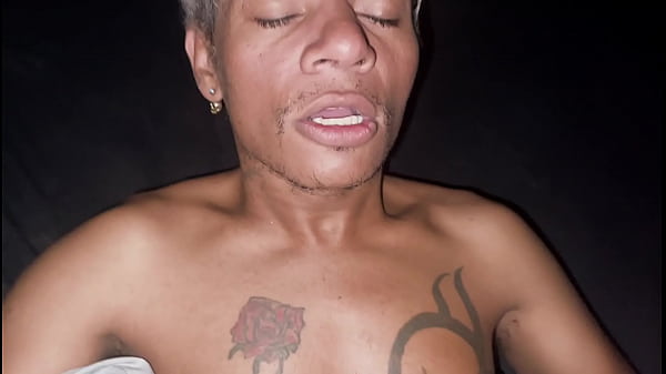 Boys fazem orgia bareback na sa&iacute;da da balada  n...