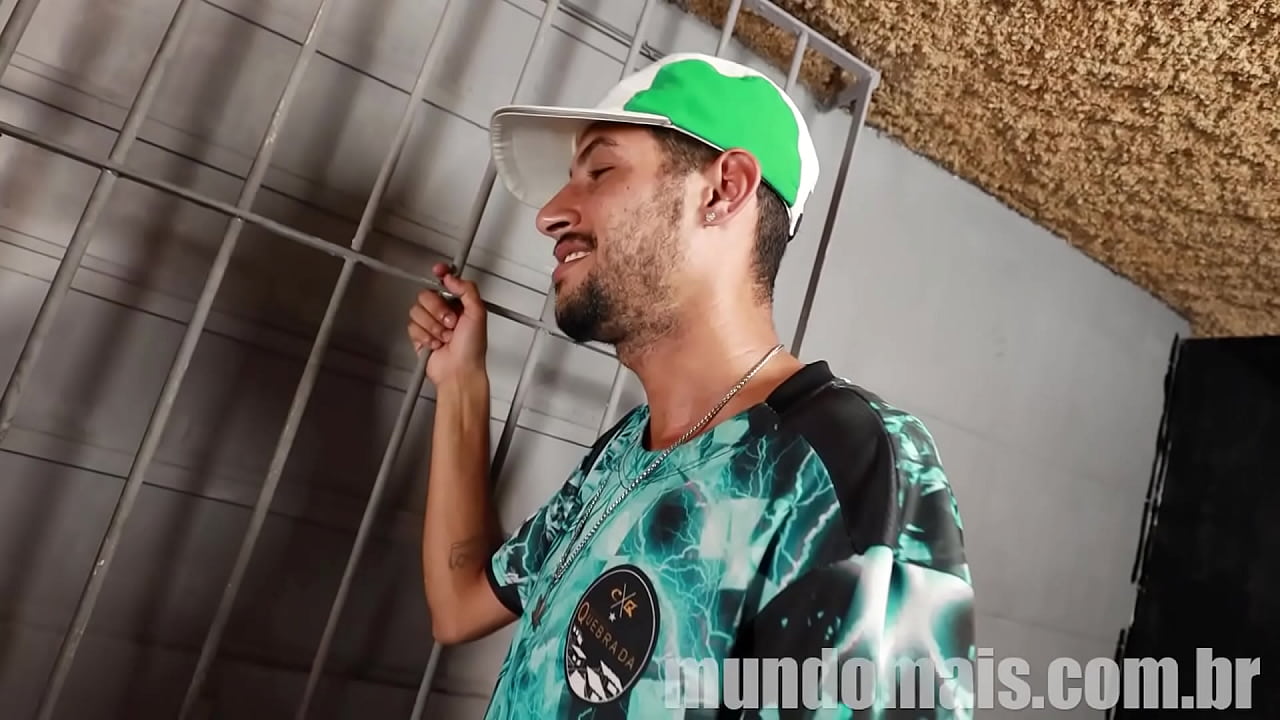 Sexo duro, FISTING y muchas putadas en la sala de sexo.
                    hardcore bareback latinos mundomais gay anal muchos negros