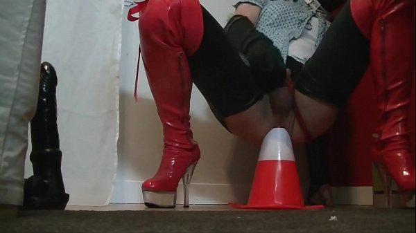 Download Video - Crossdresser&comma; Lucy Dildo fucking Ass