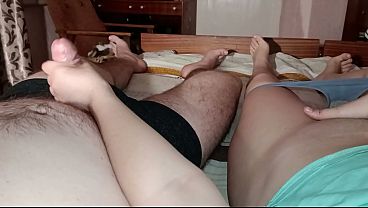 In the bed with my stepmom, she jerks off to me