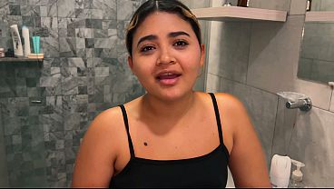 Yohamedi1 - Hermanastra Insegura por sus Tetas Pequeñas Termina Follando con su Hermanastro