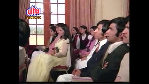 YouTube - Main pal do pal ka shayar hun.... (Kabhi Kabhie).FLV