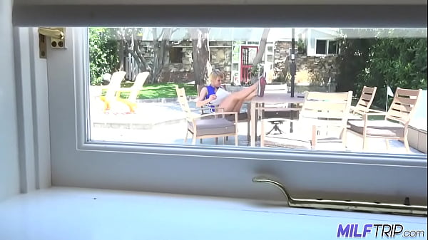MilfTrip meets a hot body mom while on vacation in an AirBnB