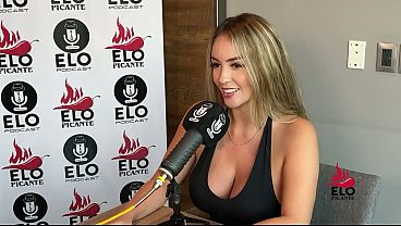 Tatiana Alvarez se come toda la banana con cremita