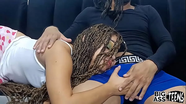 Download Video - Linda hermanastra me cghupa la verga escondida para que nadien nos descubran me follo a mi hermanastra de culo grande y co&ntilde;o rosado &period;