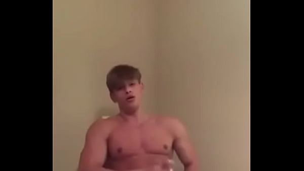 Download Video - Mamado sabroso rubio masturb&aacute;ndose y corriendose