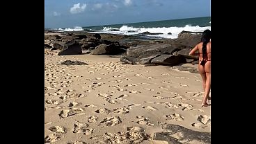 NOVINHA CASADA FUDENDO C AMIGO PRA TODO MUNDO VER