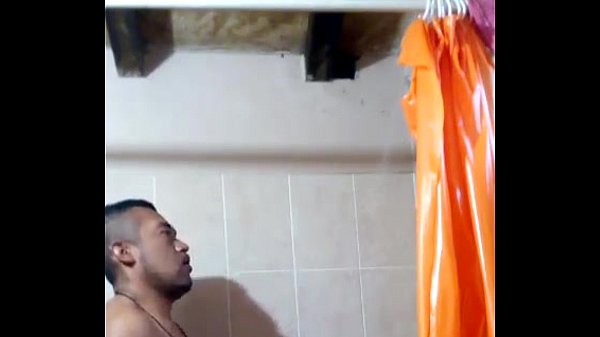 Download Video - to&ntilde;o ba&ntilde;andose y masturbandose