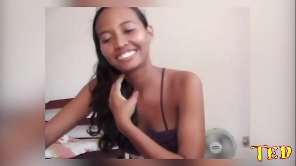 Download Video - Em Fortaleza peguei a novinha e levei para o abate - Pamela Mendes
