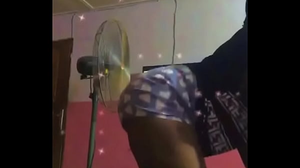 Nigerian girl with big waist twerking and dancing