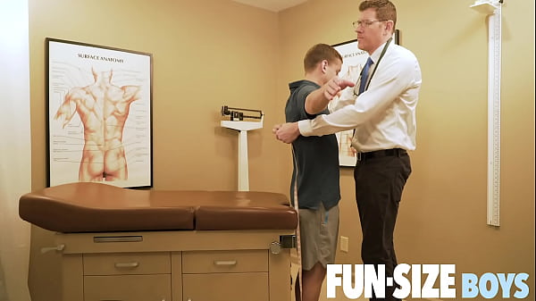 FUNSIZEBOYS - Hung older doctor breeds nervous ...
