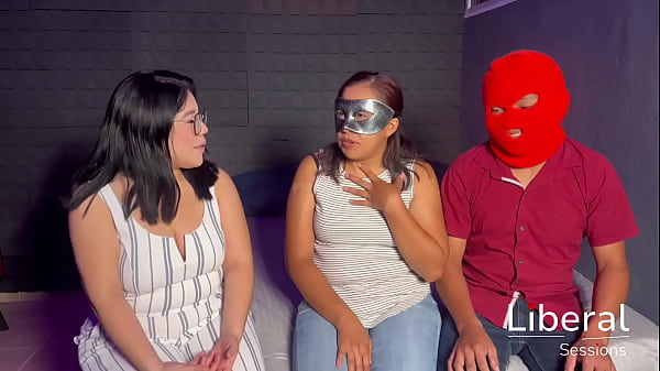 cuckold cumple la fantas&iacute;a de su mujer en un tr...