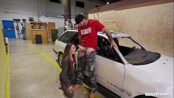 Bored GF Shoots Her Shot / Reality Kings
