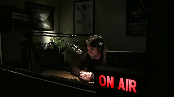 Alexis Texas Takes A Creampie In Her Pussy After Hardcore Fuck