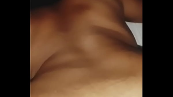 Casada recebi visitinha de primo dotado