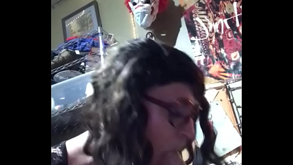 Download Video - Cock slut Sissyriann slurps on dick