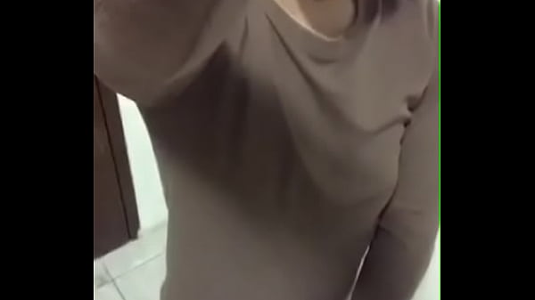 Enseñando mi culo. Comenten!