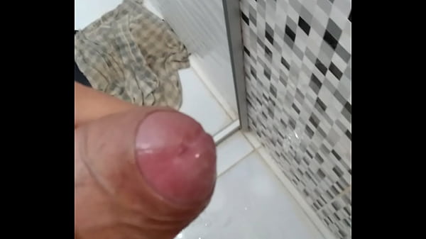 Punheta antes do banho